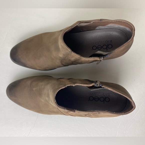 Abeo Women's Size 9 Felicity Brown Leather Side Zip Block Heel Ankle Booties - Picture 3 of 10